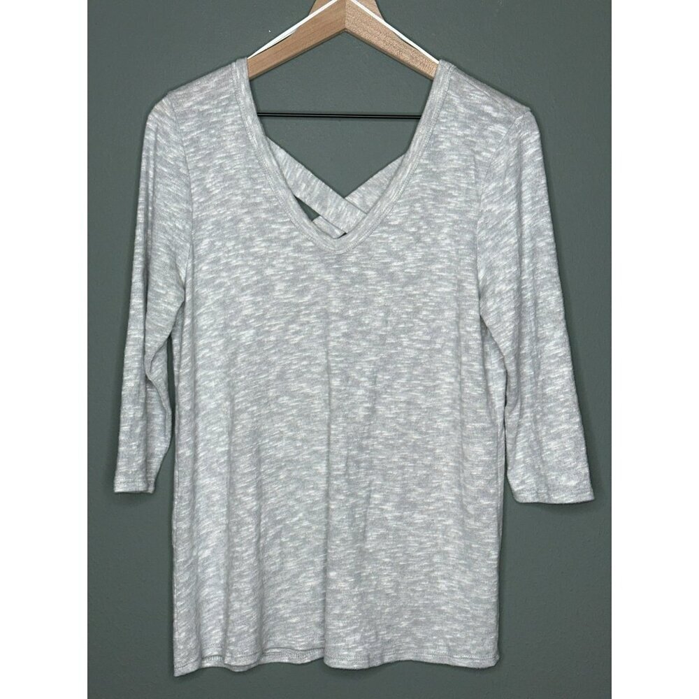 Kaileigh Luciana Women's Medium Back Detail Knit Top V-Neck NWT USA MADE